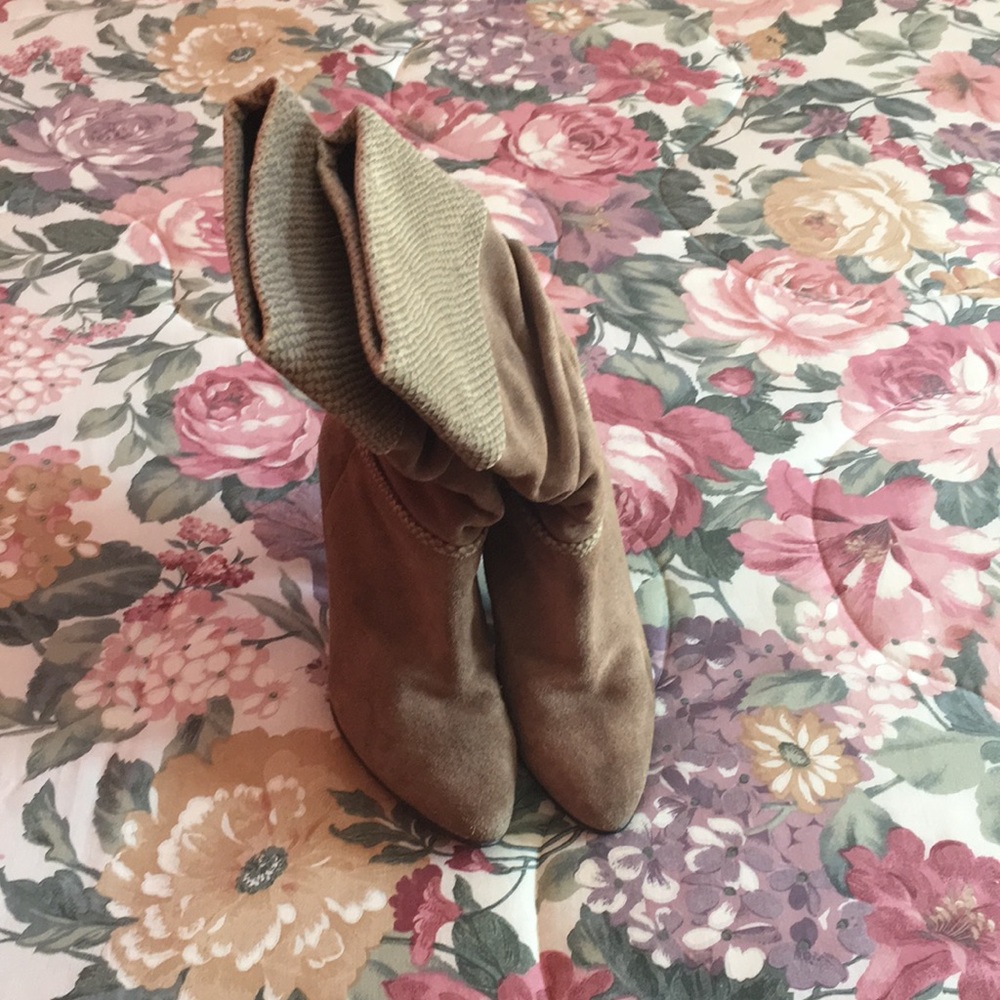 Suede boots